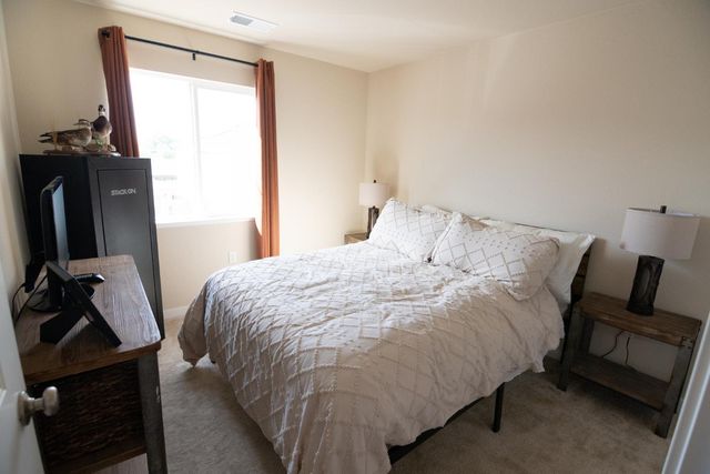 430 Peppercorn Dr, Turlock, CA 95380