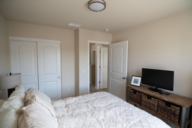 430 Peppercorn Dr, Turlock, CA 95380