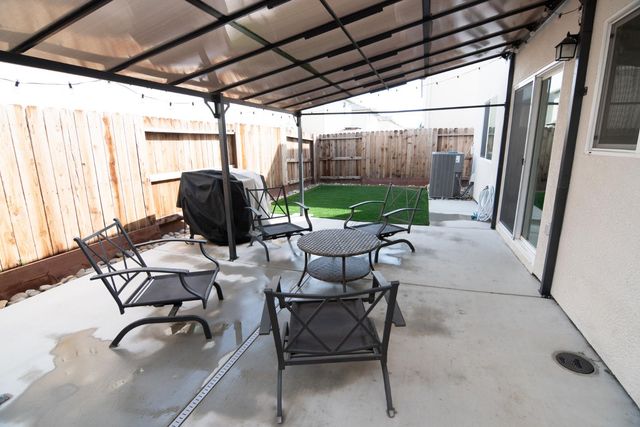 430 Peppercorn Dr, Turlock, CA 95380