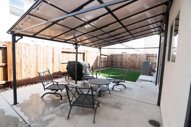 430 Peppercorn Dr, Turlock, CA 95380