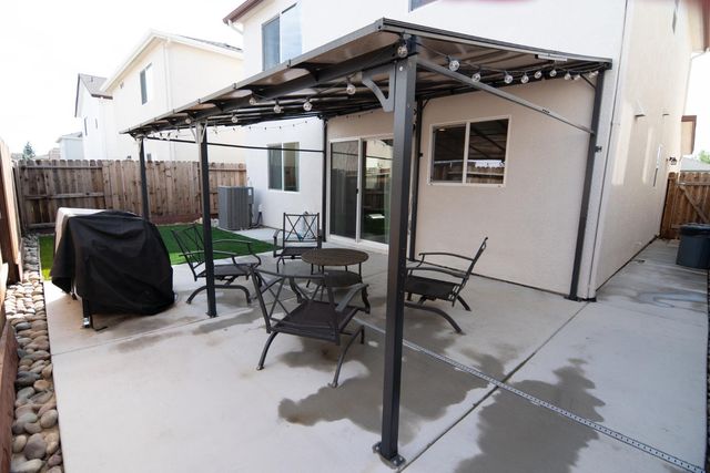 430 Peppercorn Dr, Turlock, CA 95380