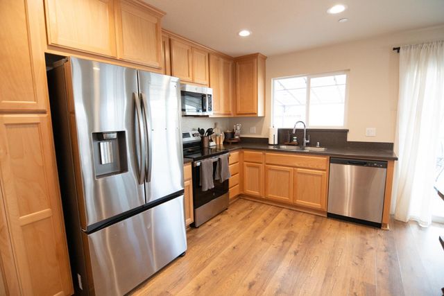 430 Peppercorn Dr, Turlock, CA 95380