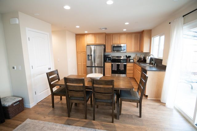 430 Peppercorn Dr, Turlock, CA 95380