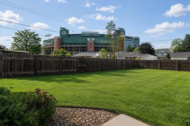 2077 TRUE LANE, Green Bay, WI 54313