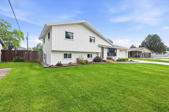 2077 TRUE LANE, Green Bay, WI 54313