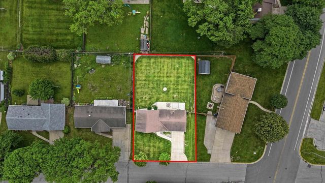 2077 TRUE LANE, Green Bay, WI 54313