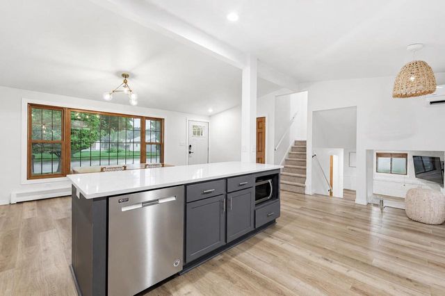 2077 TRUE LANE, Green Bay, WI 54313