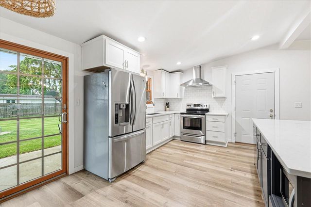 2077 TRUE LANE, Green Bay, WI 54313