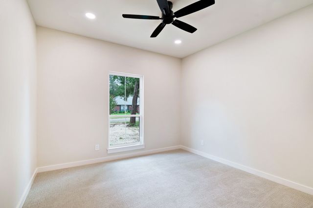 3035 Aiken Drive, Paris, TX 75460