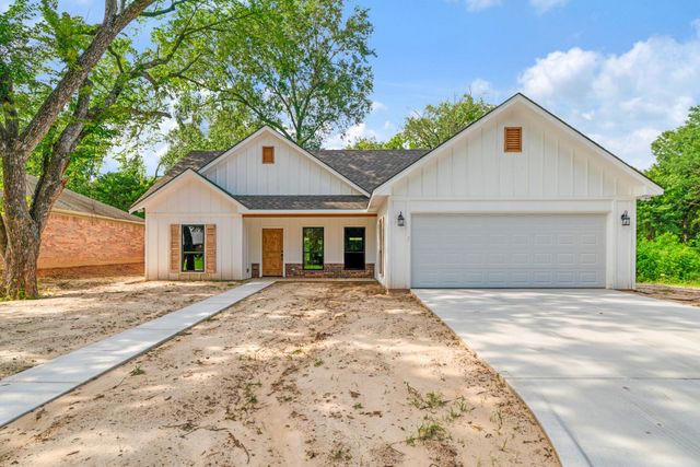 3035 Aiken Drive, Paris, TX 75460
