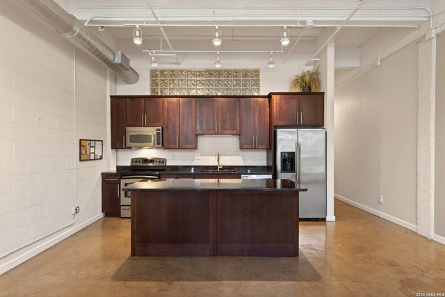 1339 S Flores St Ste 204, San Antonio, TX 78204