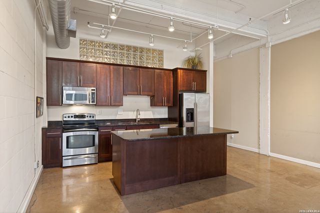 1339 S Flores St Ste 204, San Antonio, TX 78204