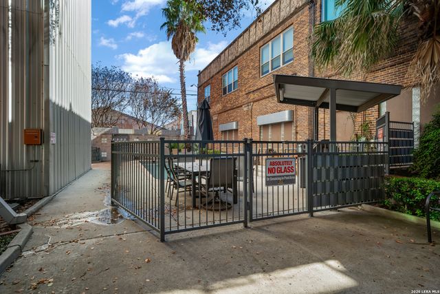 1339 S Flores St Ste 204, San Antonio, TX 78204