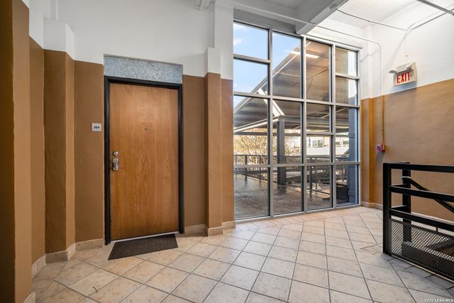 1339 S Flores St Ste 204, San Antonio, TX 78204