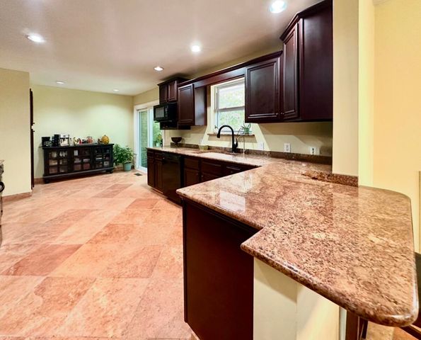 33239 Thompson Road, Afton, OK 74331