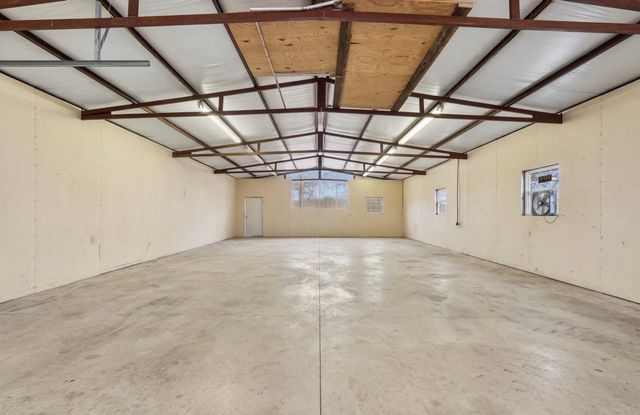 33239 Thompson Road, Afton, OK 74331