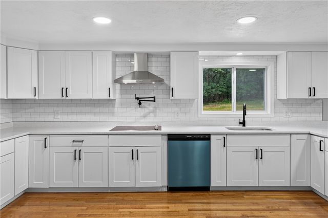 635 Iron Mine Hill Road, North Smithfield, RI 02896