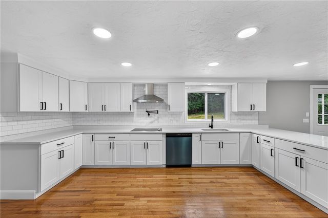 635 Iron Mine Hill Road, North Smithfield, RI 02896