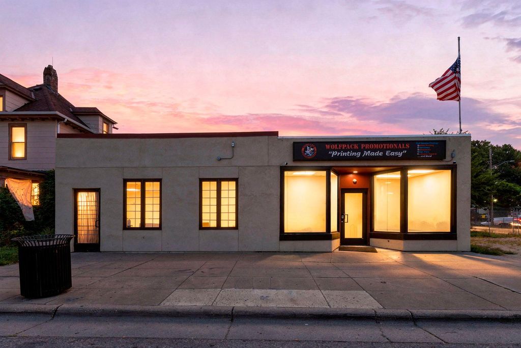 2038 W Broadway Avenue, Minneapolis, MN 55411 — exterior