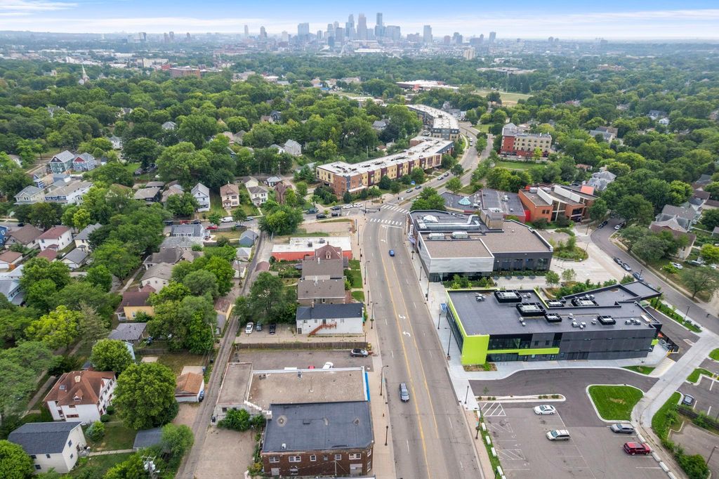 2038 W Broadway Avenue, Minneapolis, MN 55411 — photo 3
