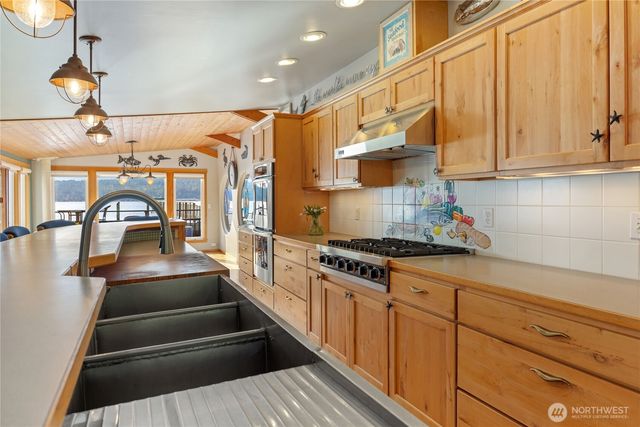 18511 NE North Shore Road, Tahuya, WA 98588