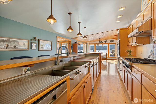 18511 NE North Shore Road, Tahuya, WA 98588