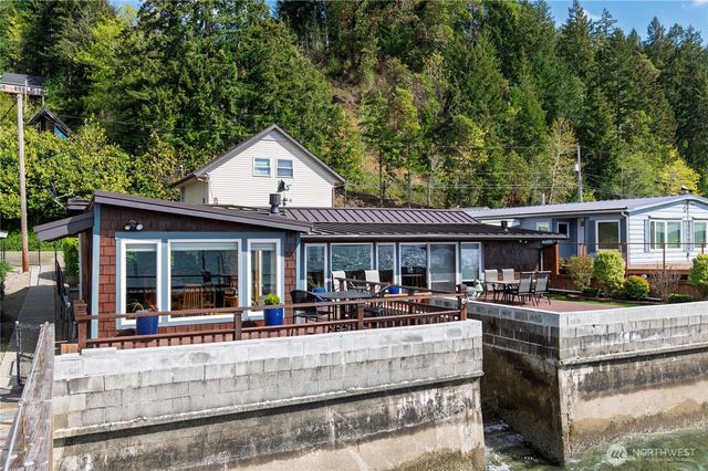 18511 NE North Shore Road, Tahuya, WA 98588