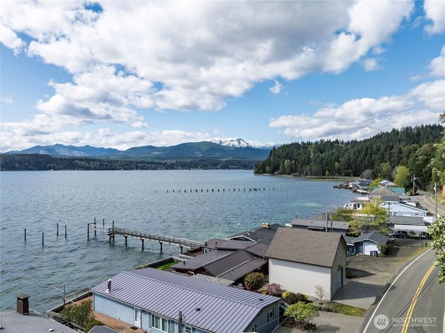 18511 NE North Shore Road, Tahuya, WA 98588
