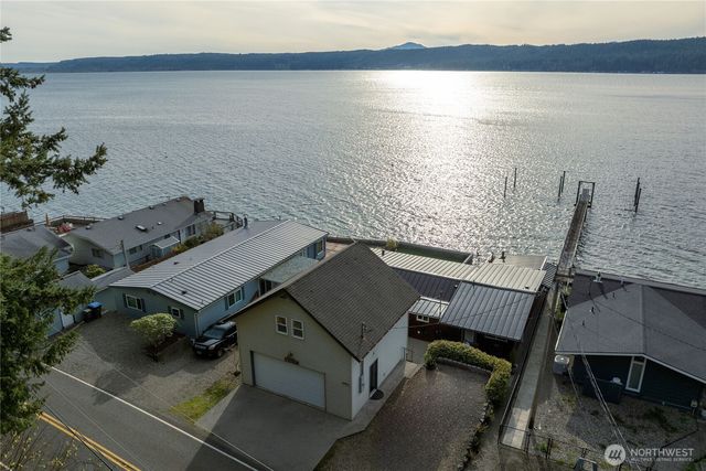 18511 NE North Shore Road, Tahuya, WA 98588