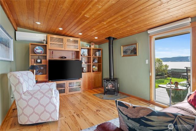 18511 NE North Shore Road, Tahuya, WA 98588
