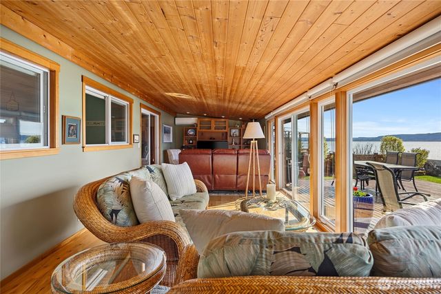 18511 NE North Shore Road, Tahuya, WA 98588