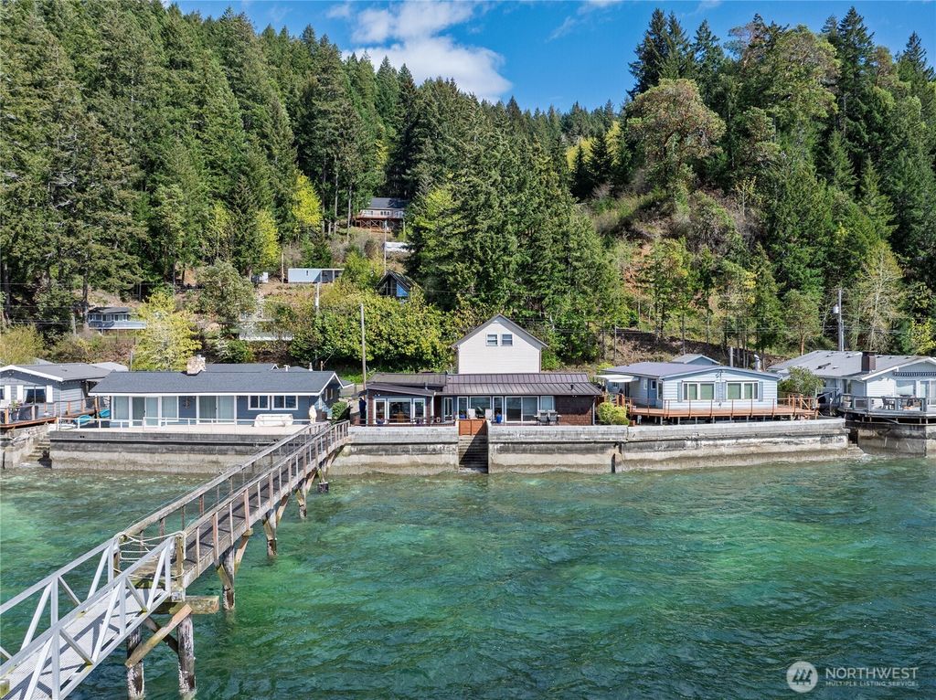 18511 NE North Shore Road, Tahuya, WA 98588