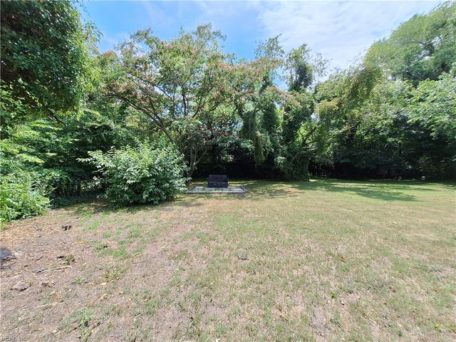 3 S Stuart RD, Newport News, VA 23605