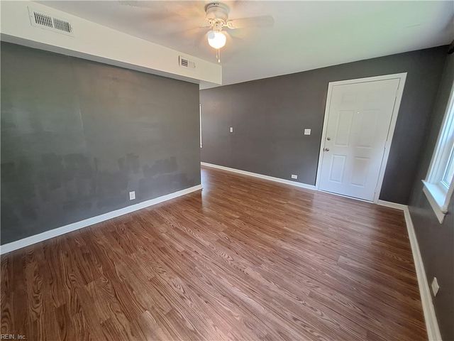 3 S Stuart RD, Newport News, VA 23605