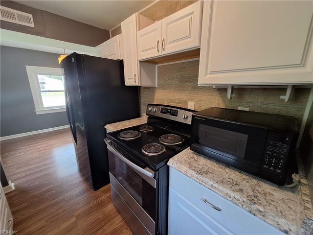 3 S Stuart RD, Newport News, VA 23605