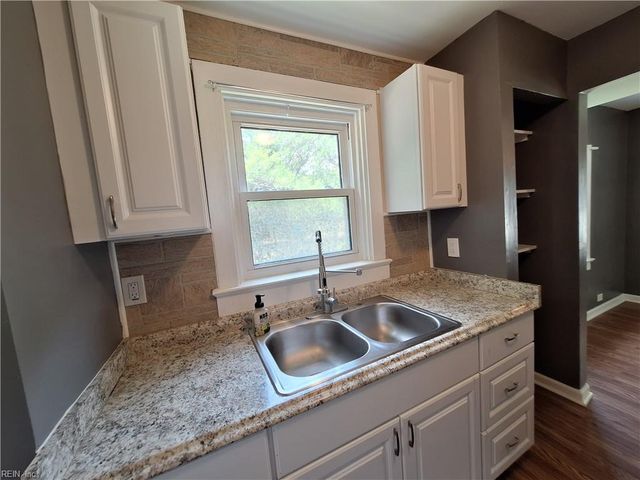 3 S Stuart RD, Newport News, VA 23605