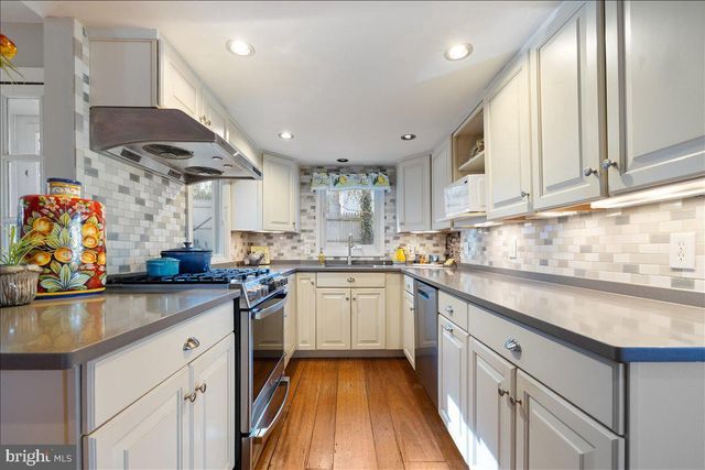 3673 RIVER RD, Lumberville, PA 18933