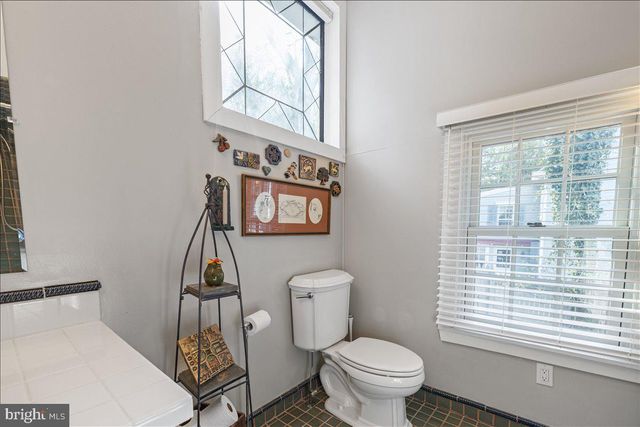 3673 RIVER RD, Lumberville, PA 18933