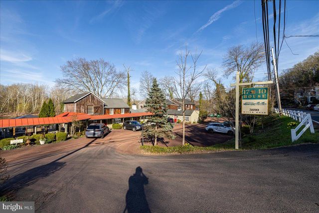 3673 RIVER RD, Lumberville, PA 18933