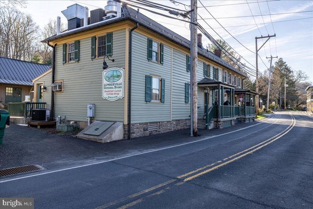 3673 RIVER RD, Lumberville, PA 18933