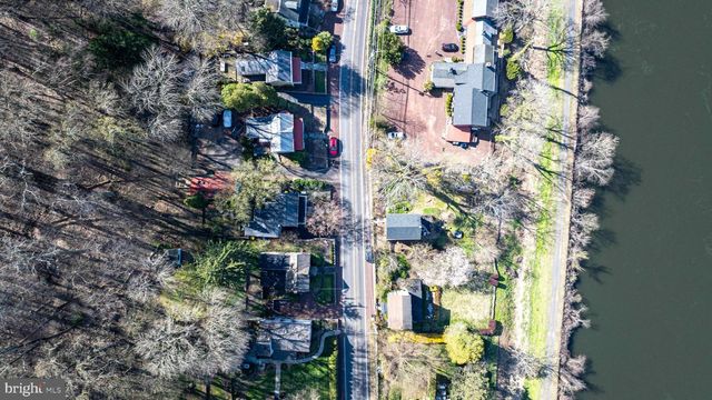 3673 RIVER RD, Lumberville, PA 18933