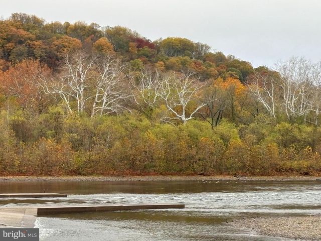 3673 RIVER RD, Lumberville, PA 18933