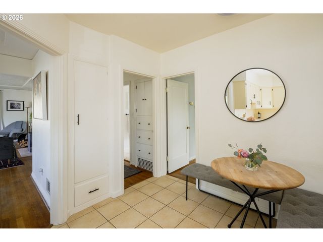 6430 Ne HANCOCK St, Portland, OR 97213