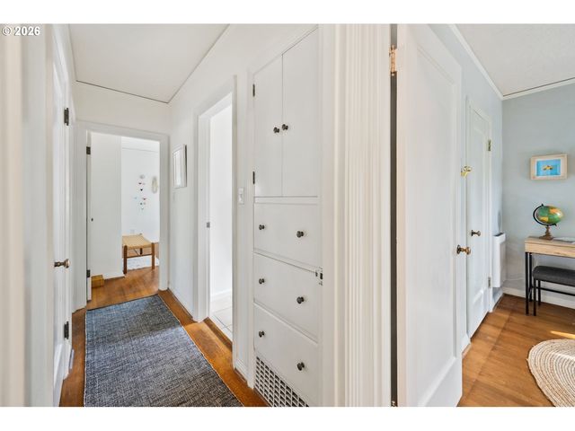 6430 Ne HANCOCK St, Portland, OR 97213