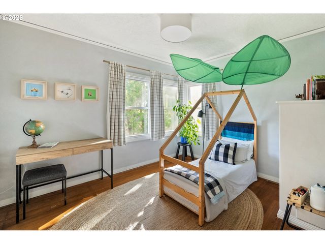 6430 Ne HANCOCK St, Portland, OR 97213