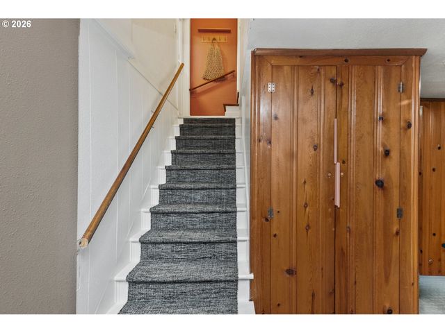 6430 Ne HANCOCK St, Portland, OR 97213