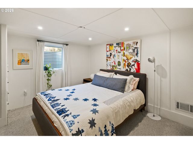 6430 Ne HANCOCK St, Portland, OR 97213