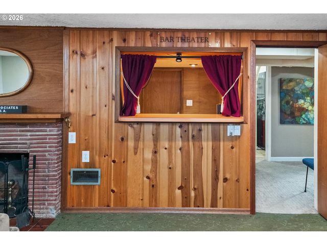 6430 Ne HANCOCK St, Portland, OR 97213