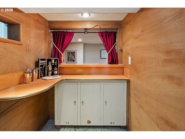 6430 Ne HANCOCK St, Portland, OR 97213