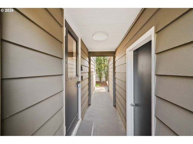 6430 Ne HANCOCK St, Portland, OR 97213